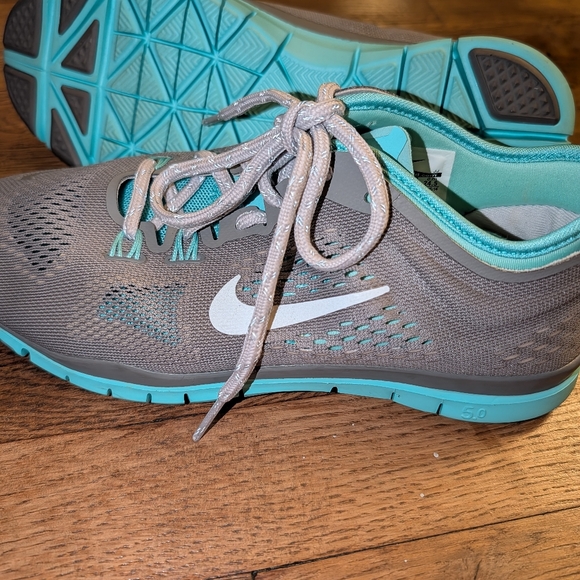 Nike Free 5.0 Lightweight Gym & Walking Shoes – Women’s 7.5 - Picture 4 of 9
